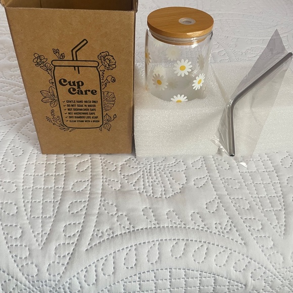 Beach Bag and Drinking Glass with lid and reusable straw - Picture 14 of 16